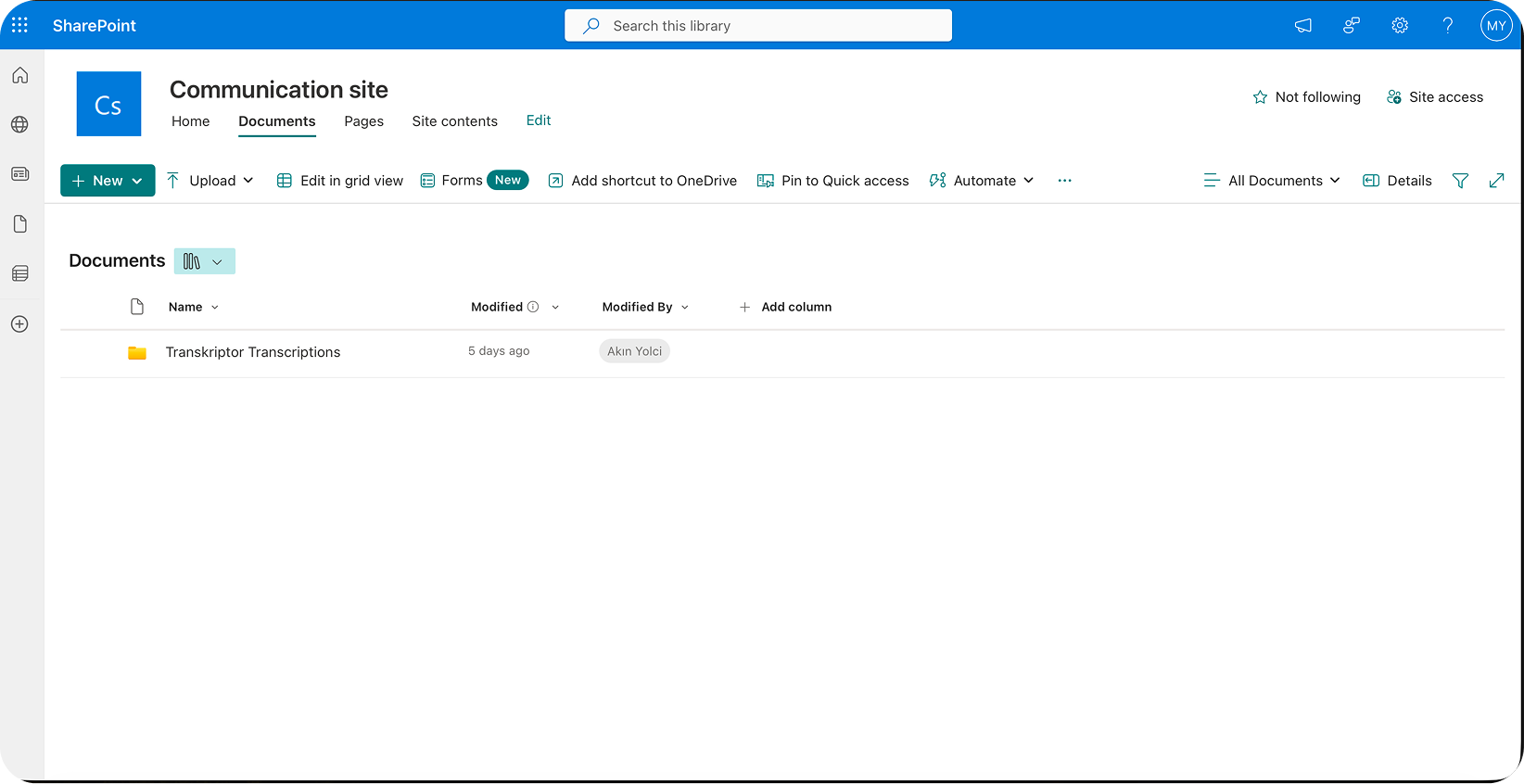 Pustaka dokumen situs Komunikasi SharePoint menunjukkan folder Transkripsi Transkriptor.