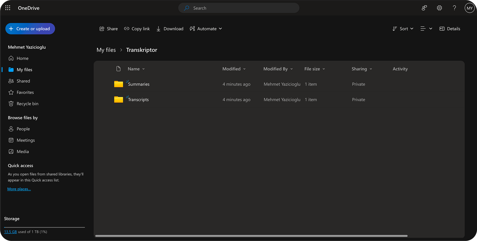 Struktur folder OneDrive yang menampilkan folder Transkriptor dengan subfolder Ringkasan dan Transkrip untuk penyimpanan file yang terorganisir.