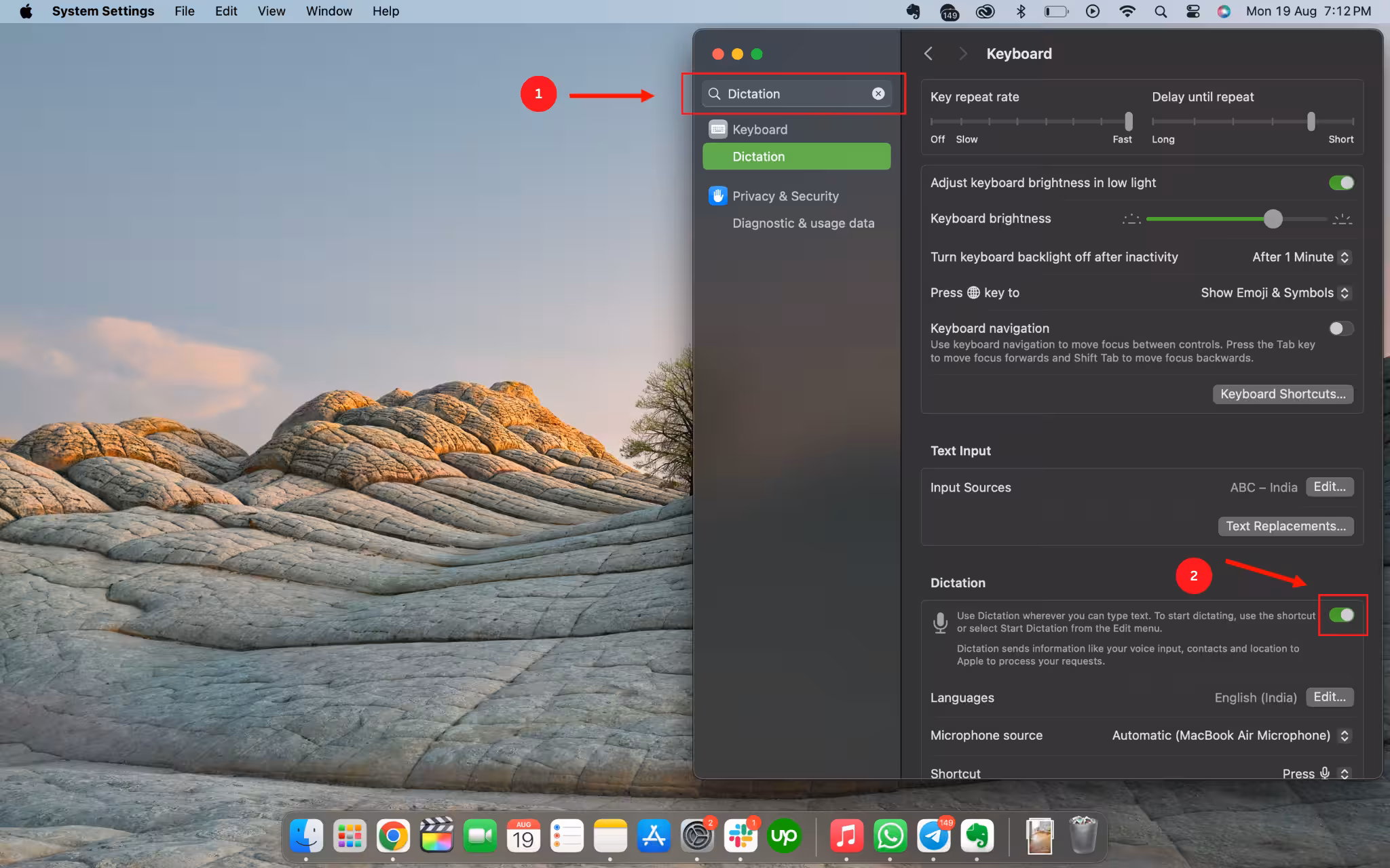 В інтерфейсі «Системні параметри» стрілка вказує на те, як увімкнути диктування на Mac.