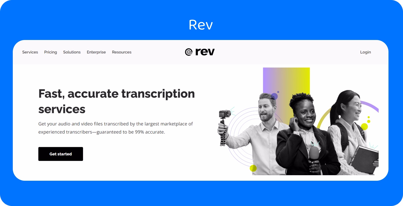Découvrez les meilleures alternatives à Transkriptor en 2026, mettant en avant des professionnels de la transcription équipés et souriants.